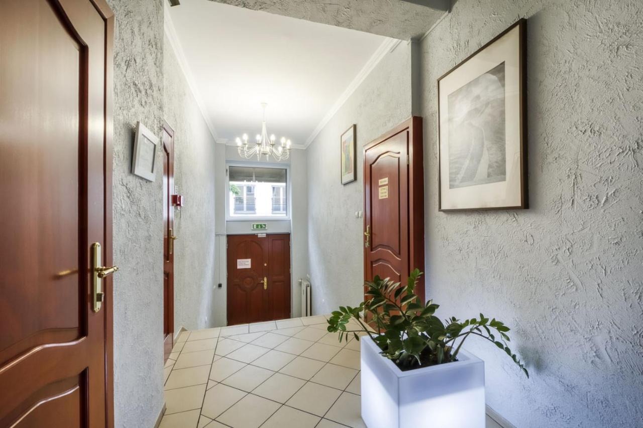 Hostel Krokodyl-Stara Praga Warszawa Exteriör bild