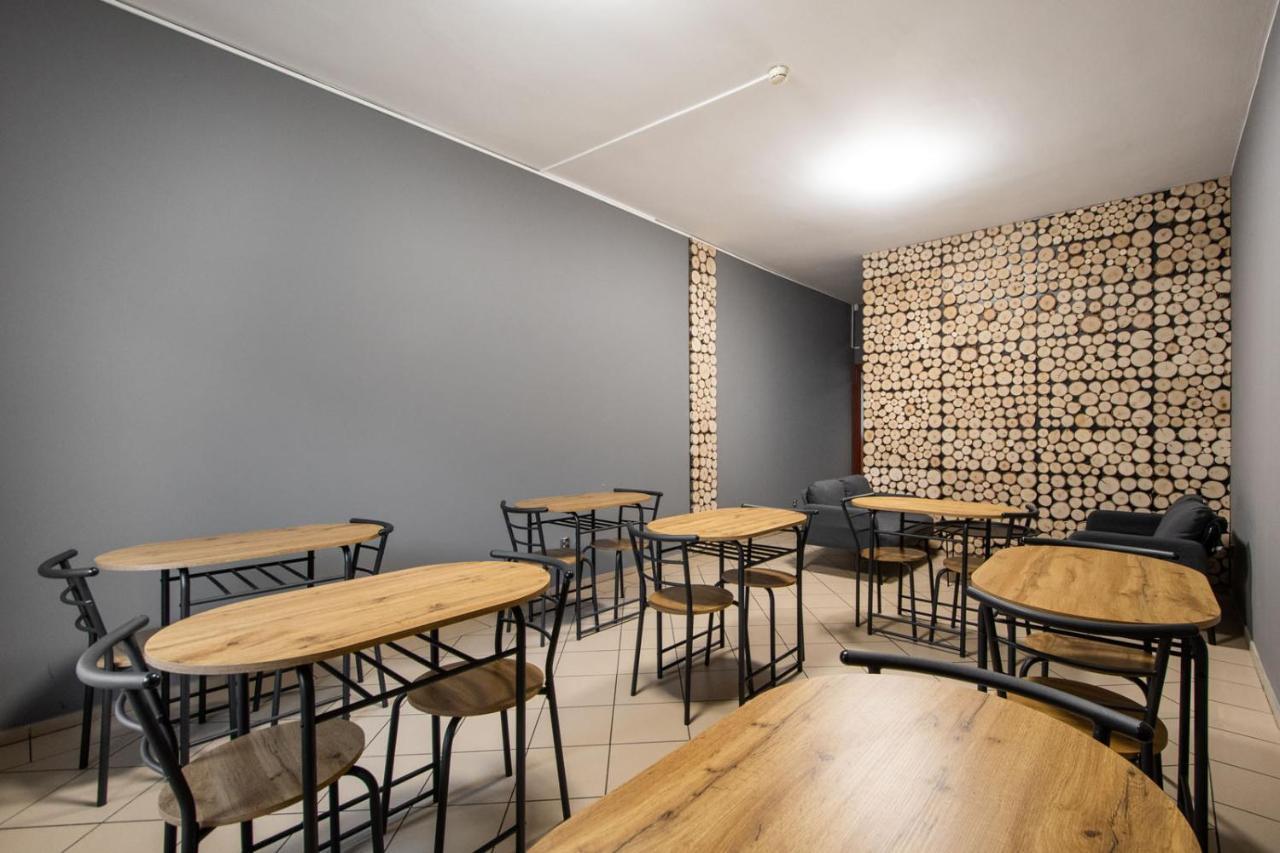 Hostel Krokodyl-Stara Praga Warszawa Exteriör bild