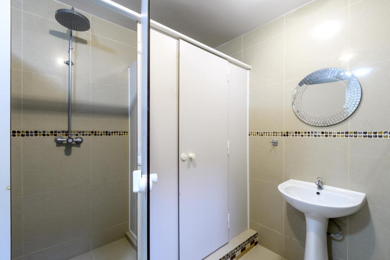 Hostel Krokodyl-Stara Praga Warszawa Exteriör bild